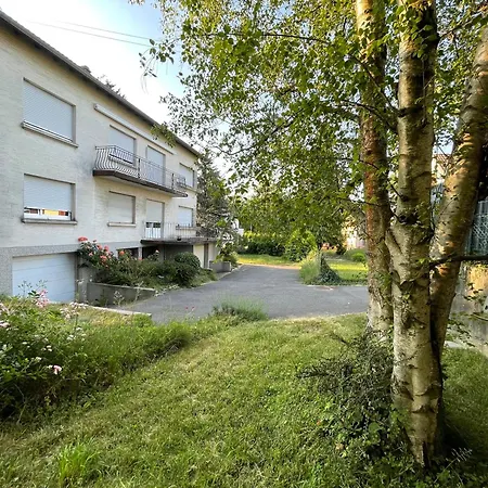 Grand Entoure De Verdure *